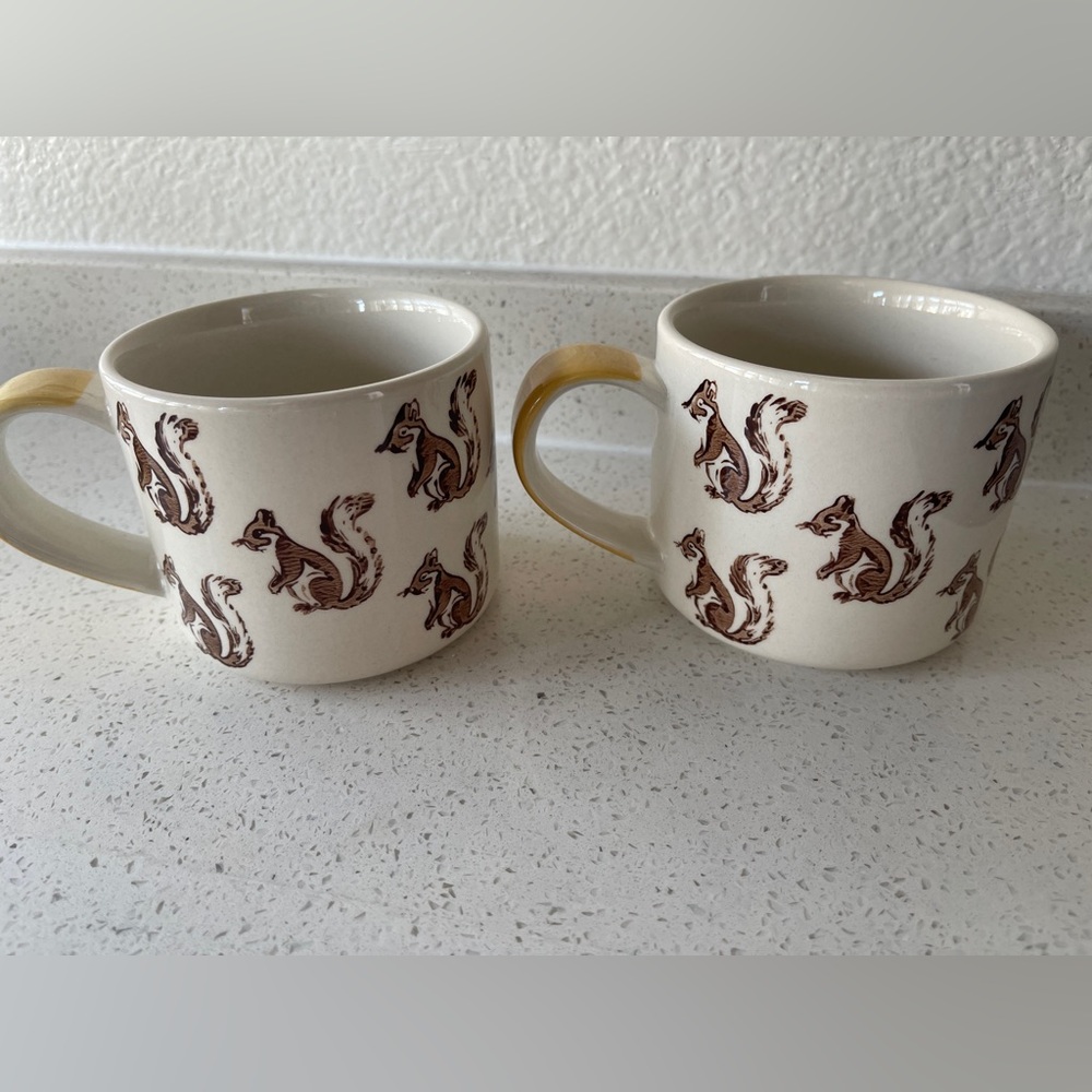 NEW Set of 2 Hand Painted Squirrel Ceramic Mugs 13.5 oz